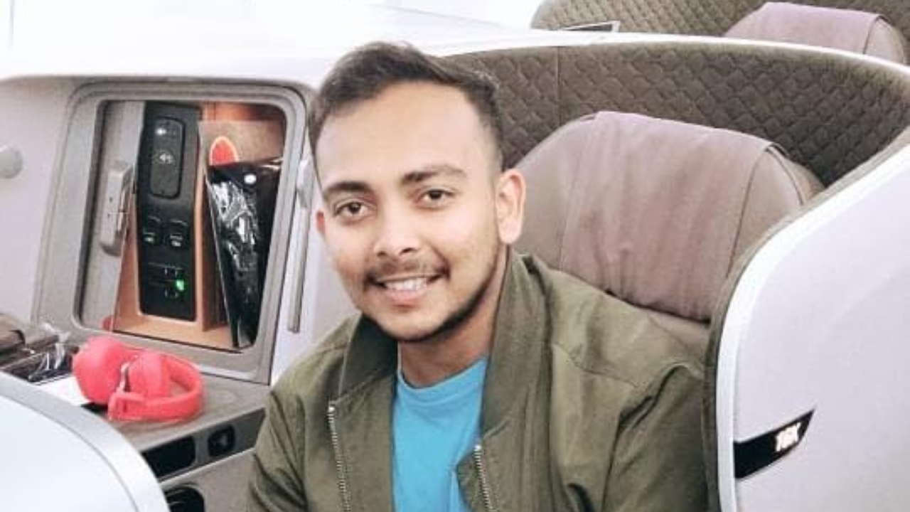 పృథ్వీ షాపై అభిమానుల దాడి..  -బేస్‌బాల్‌ బ్యాట్‌తో కారు అద్దాలు ధ్వంసం